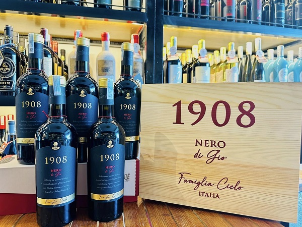 Nero di Gio 1908 – Tặng phẩm sang trọng cho người sành rượu