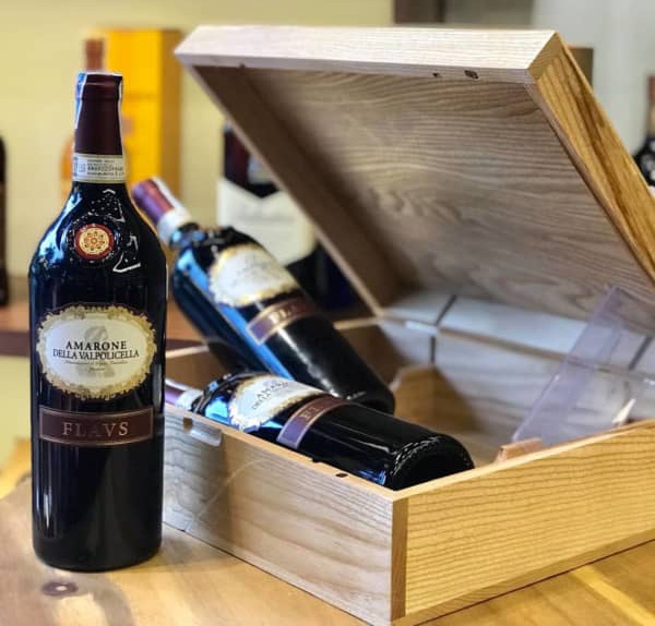 Amarone Della Valpolicella DOCG là dòng rượu vang Y cao cấp, được nhiều khách hàng ưa chuộng hiện nay