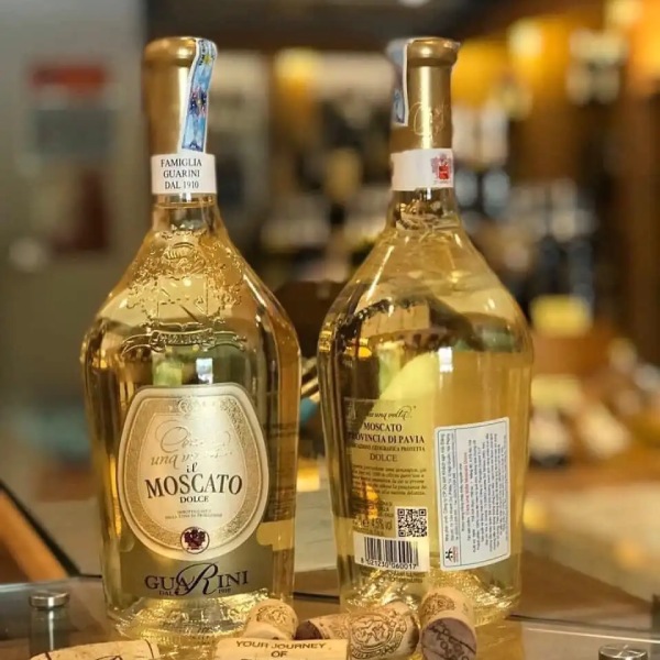 Moscato dolce Guarini là dòng vang hảo hạng, nằm trong top 1% những loại rượu vang ngon nhất của Ý