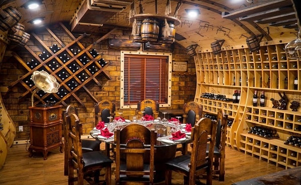 Nhà hàng là một trong cửa hàng bán rượu vang uy tín tại Hà Nội