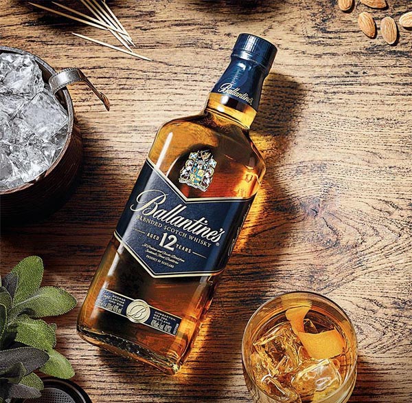 Ballantines 12 năm có hương vị phức hợp, đa tầng