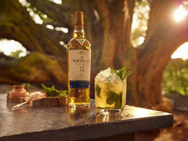 Rượu Macallan Gold Double Cask uống với đá