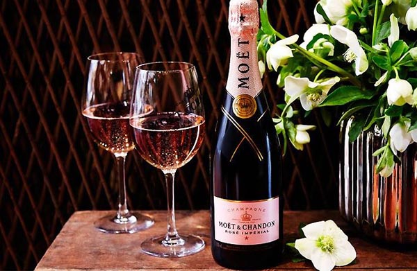  Rượu Champagne Moet & Chandon Rose Imperial mang hương vị ấn tượng