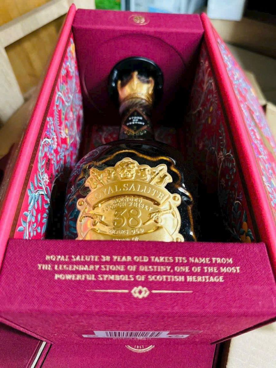 rượu chivas 38 năm